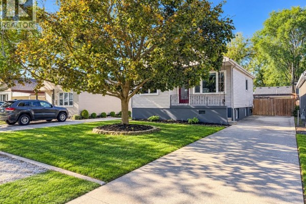 2433 Meighen, Windsor