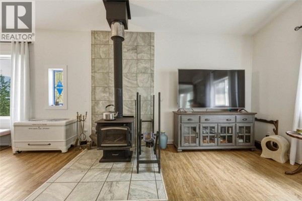 2433 Sherry Road, White Lake, BC, photo 3