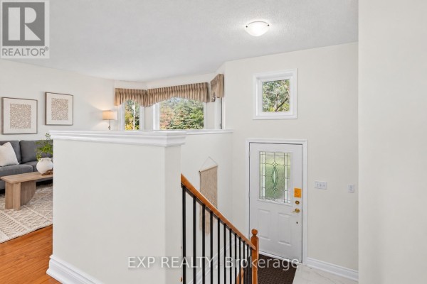 Living room - 2434 Ralph Street, Innisfil, ON L9S2G4 Photo 2
