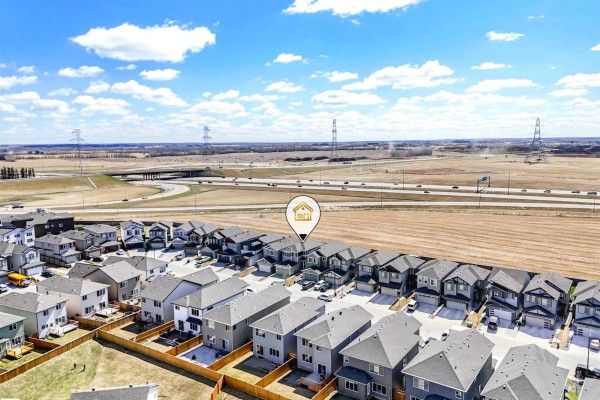 2435 12 Av Nw, Edmonton, AB, photo 2