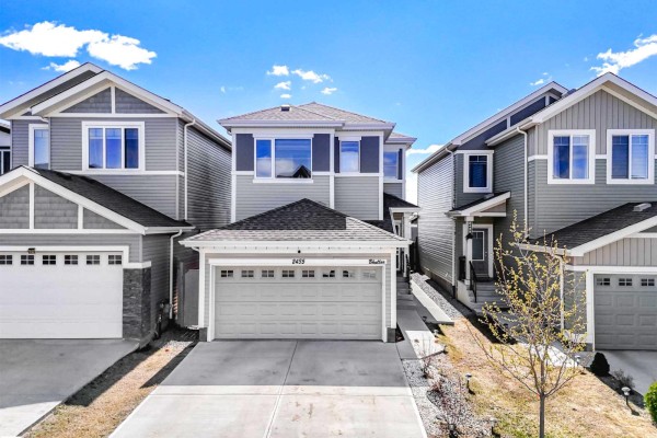 Family room - 2435 12 Av Nw, Edmonton, AB T6T2M6 Photo 4