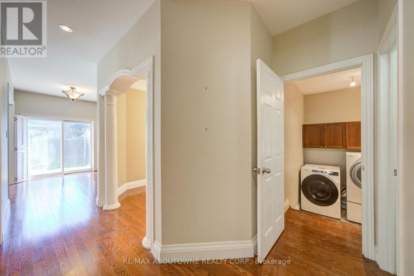 Family room - 2435 Hertfordshire Way, Oakville, ON L6H7M8 Photo 4