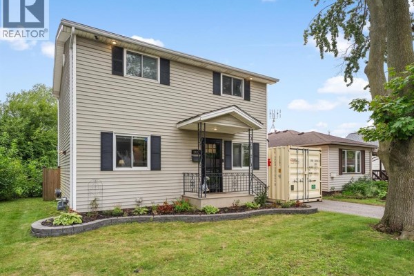 3pc Ensuite bath - 2438 Francois, Windsor, ON N8W4T4 Photo 2