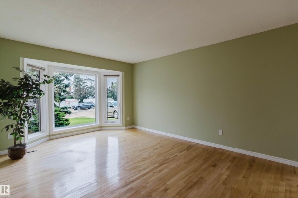 Bedroom 2 - 2439 112 St Nw, Edmonton, AB T6J4N7 Photo 5