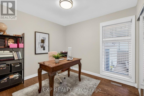 Bathroom - 2439 Bridge Road, Oakville, ON L6L2G9 Photo 4