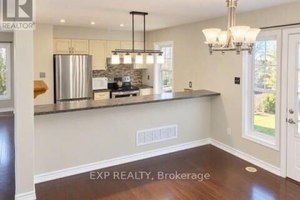 2439 Nutgrove Avenue, Ottawa, ON K2J0X4 Photo 5