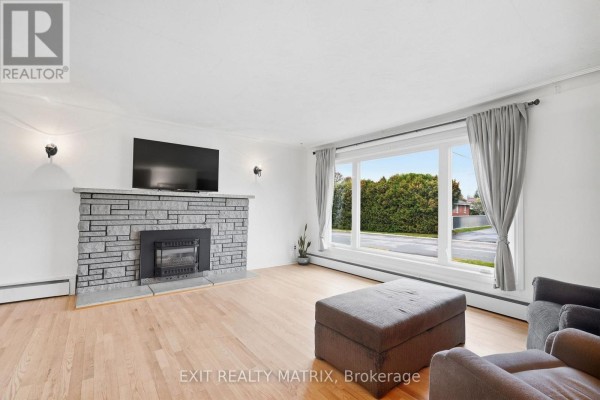 Dining room - 2439 Raymond Street, Clarence Rockland, ON K4K1K3 Photo 5