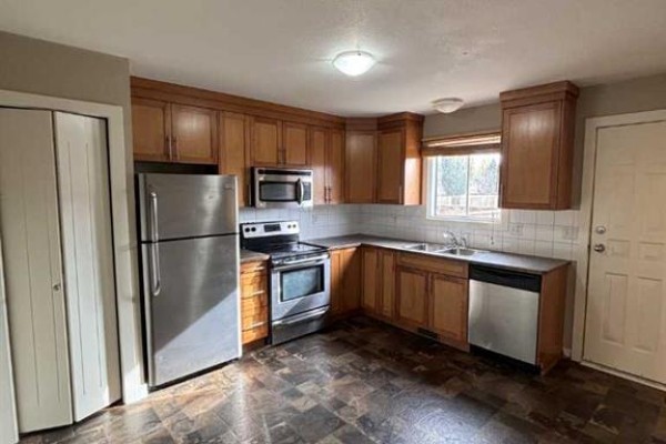 244 Mt Alderson Crescent W, Lethbridge, AB T1K6V8 Photo 3