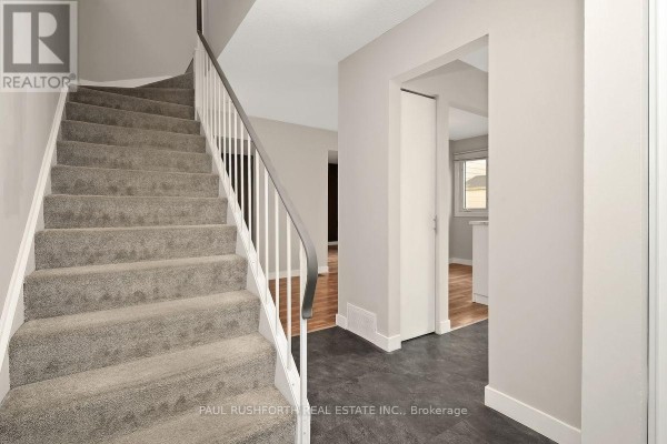 Foyer - 244 Salter Crescent, Ottawa, ON K2K1Z2 Photo 4