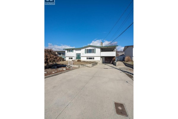2442 Butt Road, West Kelowna, BC, photo 2