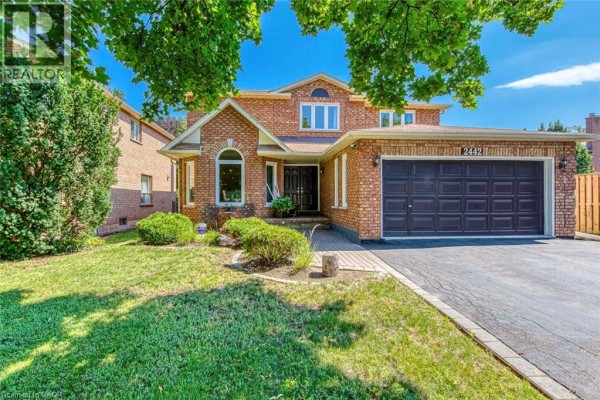 2442 Wynten Way, Oakville, ON, photo 2