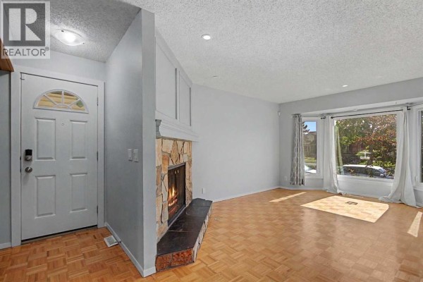 Dining room - 2444 Woodview Drive Sw, Calgary, AB T2W4X7 Photo 2