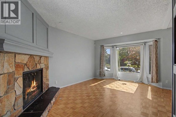 Kitchen - 2444 Woodview Drive Sw, Calgary, AB T2W4X7 Photo 3