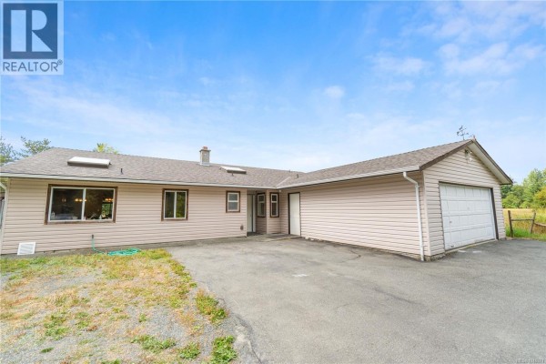 2445 Godfrey Rd, Nanaimo, BC, photo 2