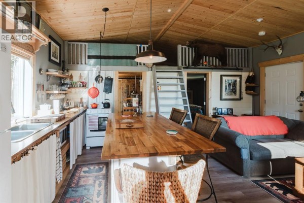 24451 Youngs Point Road, Valleyview, AB T0H0Y0 Photo 4