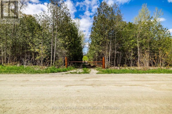 Loft - 24479 Holland Sydenham Townline, Meaford, ON N0H1G0 Photo 2