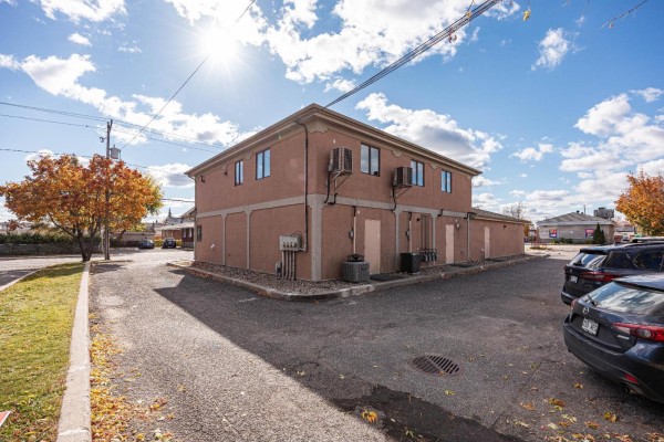 245-243 Boul. St-rené O., Gatineau, QC J8P2V5 Photo 3