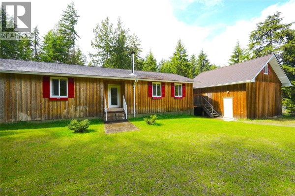 Living room - 245 Alexander Road Road, Procter, BC V1L0B5 Photo 2