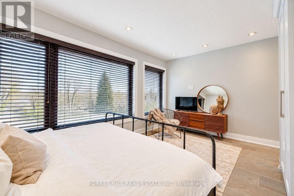 Den - 245 Ashdale Avenue, Toronto, ON M4L2Y8 Photo 5