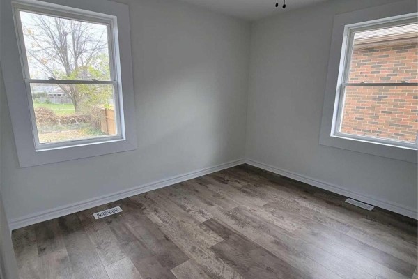 Bedroom 3 - 245 Kingsleigh Court, Milton, ON L9T1X6 Photo 5