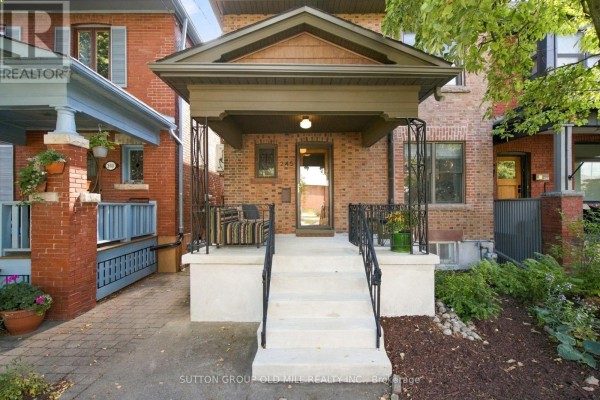 Living room - 245 St Johns Road, Toronto, ON M6P1V3 Photo 2