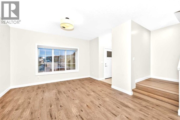 Living room - 245 Walcrest Way Se, Calgary, AB T2X4L7 Photo 4