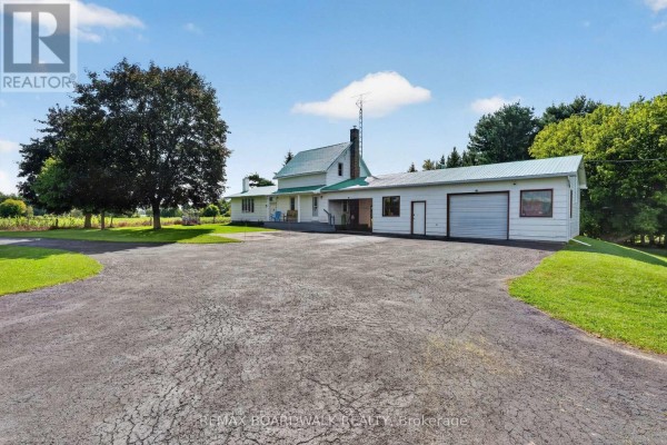 2450 Tolmies Corners Road, North Stormont