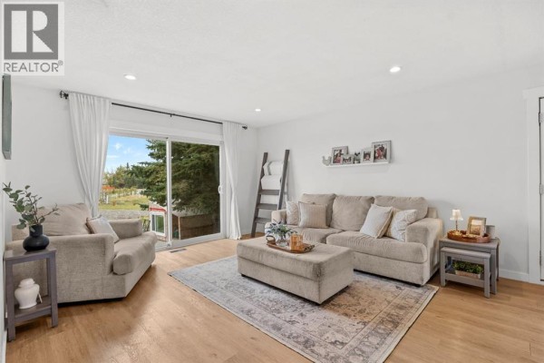 Sunroom - 245219 Range Road 271, Rural Rocky View County, AB T1Z0V9 Photo 4