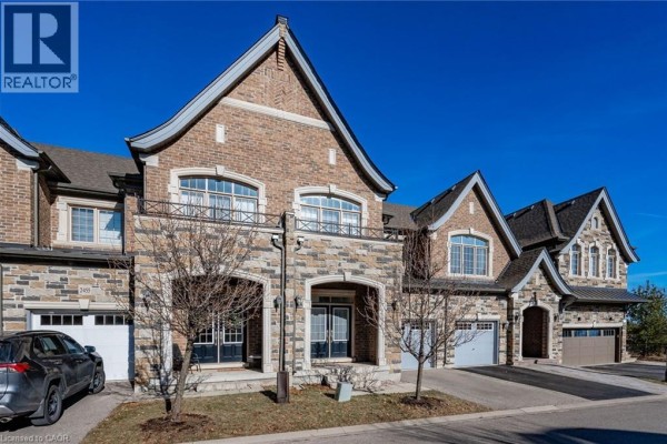 2453 Village Common, Oakville, ON, photo 2