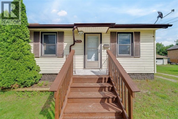 4pc Bathroom - 2454 Jos St. Louis Avenue, Windsor, ON N8T2M5 Photo 3