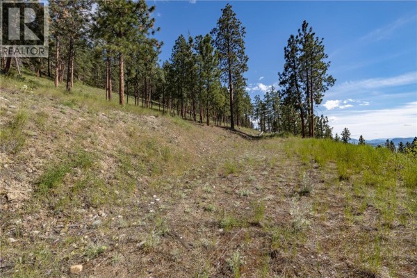 2455 Arthur Court, Kelowna, BC, photo 3
