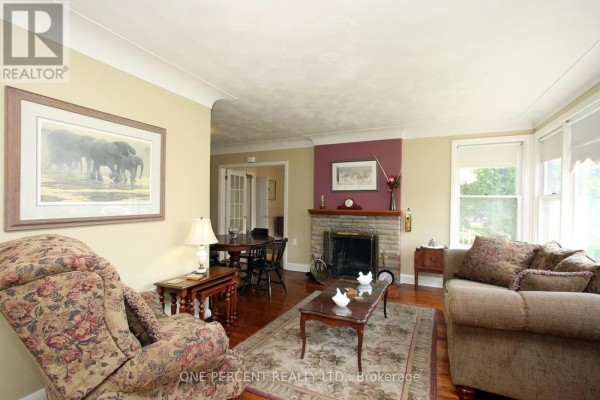 2455 Rebecca Street, Oakville, ON, photo 2