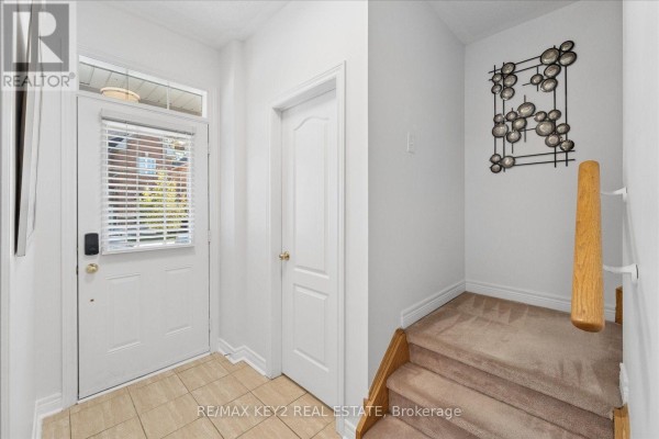 Family room - 2458 Earl Grey Avenue, Pickering, ON L1X0B9 Photo 4