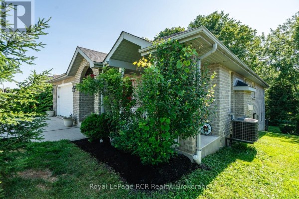 246 16th Avenue Crescent, Hanover, ON N4N3V3 Photo 4
