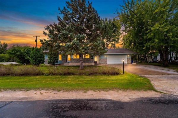 Kitchen - 246 4th Street S, Niverville, MB R0A0A2 Photo 2
