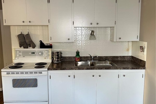 Kitchen - 246 5th Avenue Nw, Swift Current, SK S9H0W3 Photo 5