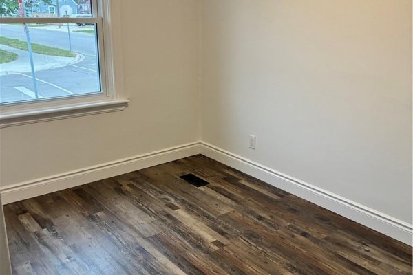Kitchen - 246 East 27th Street Unit# Main, Hamilton, ON L8V3G4 Photo 4