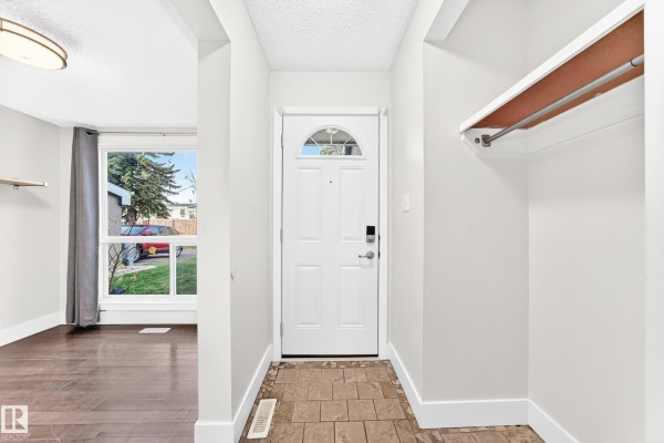 Bedroom 2 - 246 Grandin Vg, St  Albert, AB T8N2J3 Photo 5