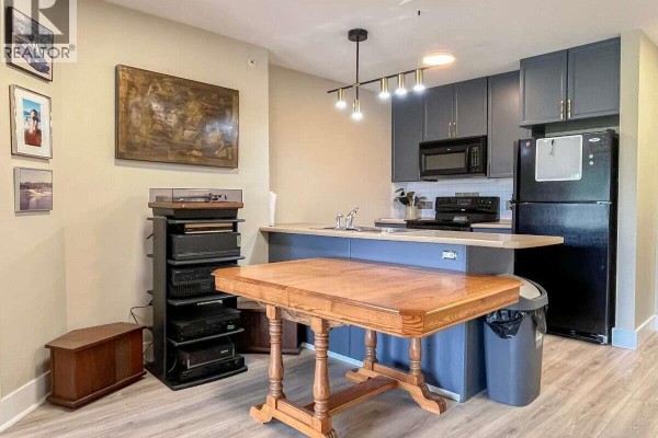 Primary Bedroom - 246 Hastings Avenue Unit# 405, Penticton, BC V2A2V6 Photo 5