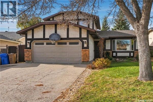 246 Hector Crescent N, Regina