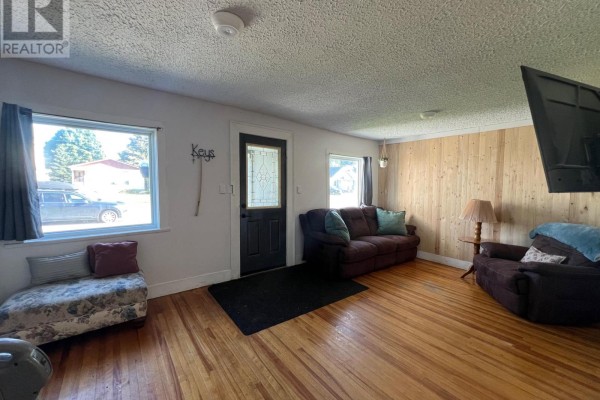 Mud room - 246 Mccamus Avenue, Temiskaming Shores, ON P0J1P0 Photo 4
