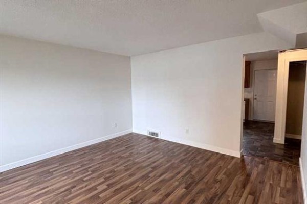 246 Mt Alderson Crescent W, Lethbridge, AB T1K6V8 Photo 3