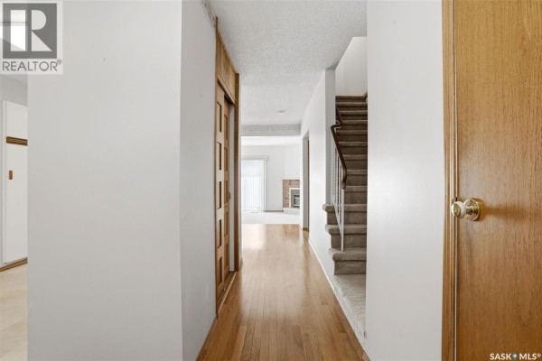 Living room - 246 Plainsview Drive, Regina, SK S4S6N1 Photo 4