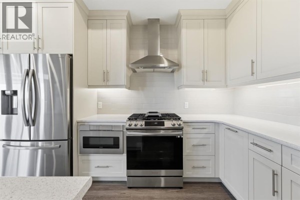 Hall - 2460, 2330 Fish Creek Boulevard Sw, Calgary, AB T2Y0L1 Photo 3