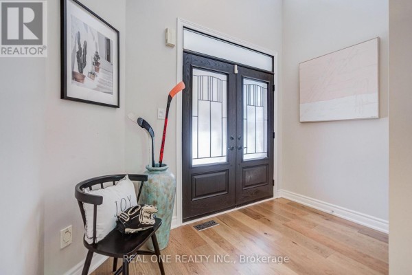 2463 Parkglen Avenue, Oakville, ON, photo 2