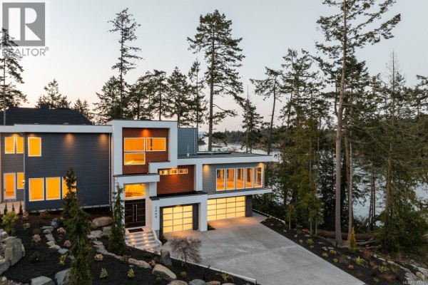 2464 Tryon Rd, North Saanich, BC, photo 2