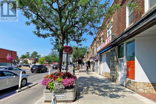 2466 Danforth Avenue, Toronto, ON M4C1K9 Photo 3