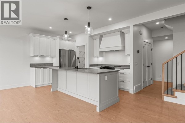 4pc Ensuite bath - 2467 Bradley Drive Unit# 101, Armstrong, BC V4Y0Y4 Photo 5