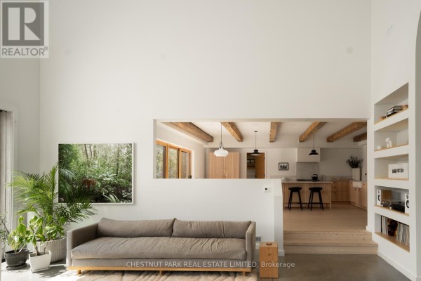 Foyer - 2468 County Road 15, Prince Edward County, ON K0K2W0 Photo 5