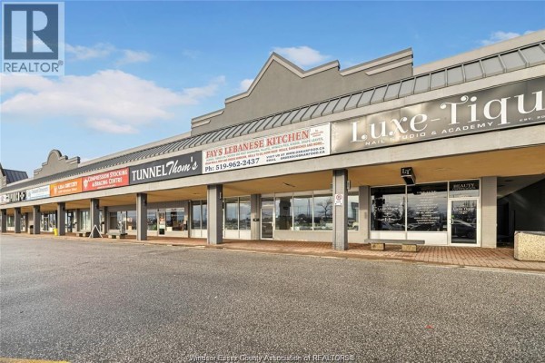 2469 Dougall, Windsor, ON, photo 2